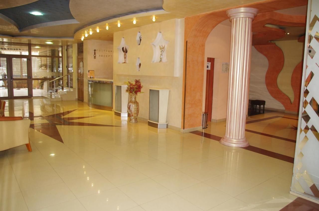 Отель Tundzha Hotel Ямбол-46